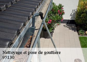 Nettoyage et pose de gouttière  95130